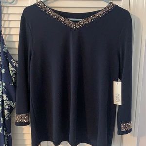 New woman’s long sleeve tunic